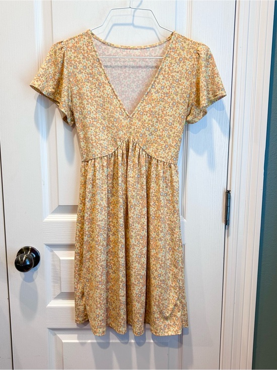 Aeropostale Dresses & Skirts - Aeropostale Women’s Pale Yellow Floral Short Ruffle Sleeve 31” Long Sz. XS Dress